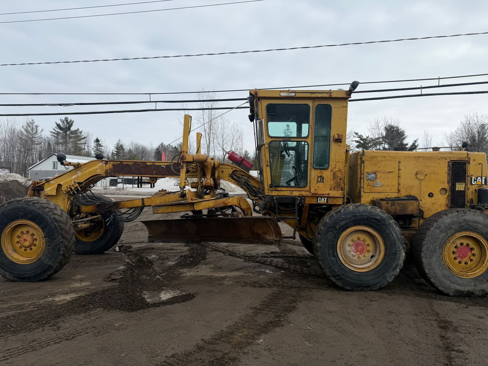 This is a CAT 140G Motor Grader